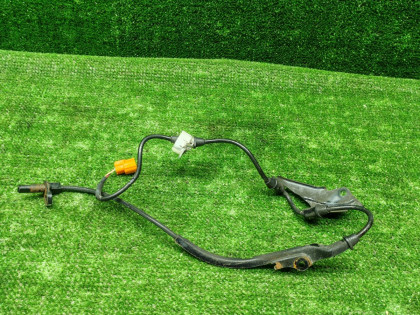 Датчик ABS передний правый 