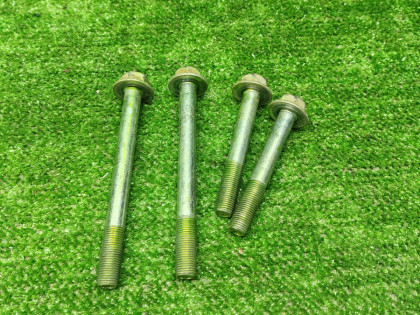 Болты крепления подушки двс 