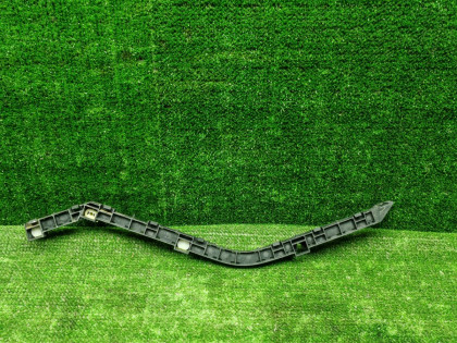 Крепление бампера заднее правое 