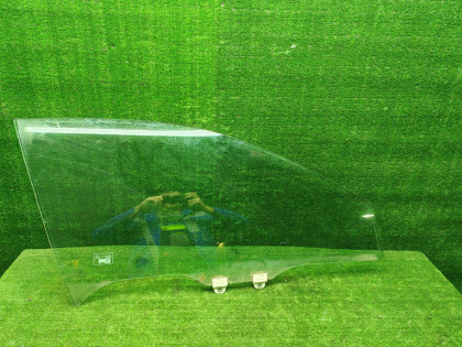 Стекло двери переднее правое CU2