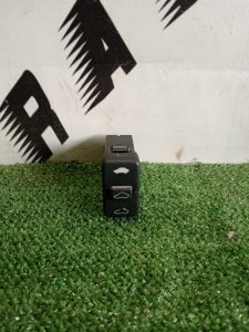 Кнопка открытия люка 35830SEA003 HONDA ACCORD